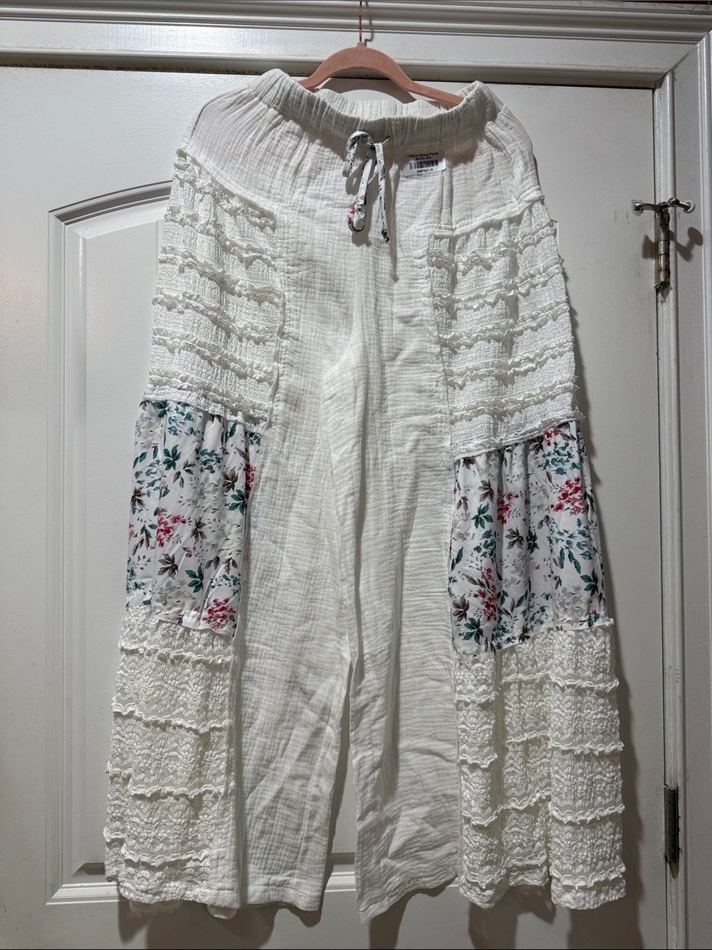 POL Cream Gauze Wide-Leg Pants with Floral Side Panels